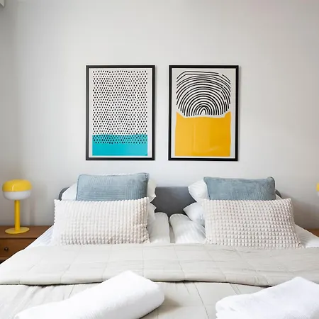 Stylish Flat In Trendy Kallio Helsinki Esterno foto